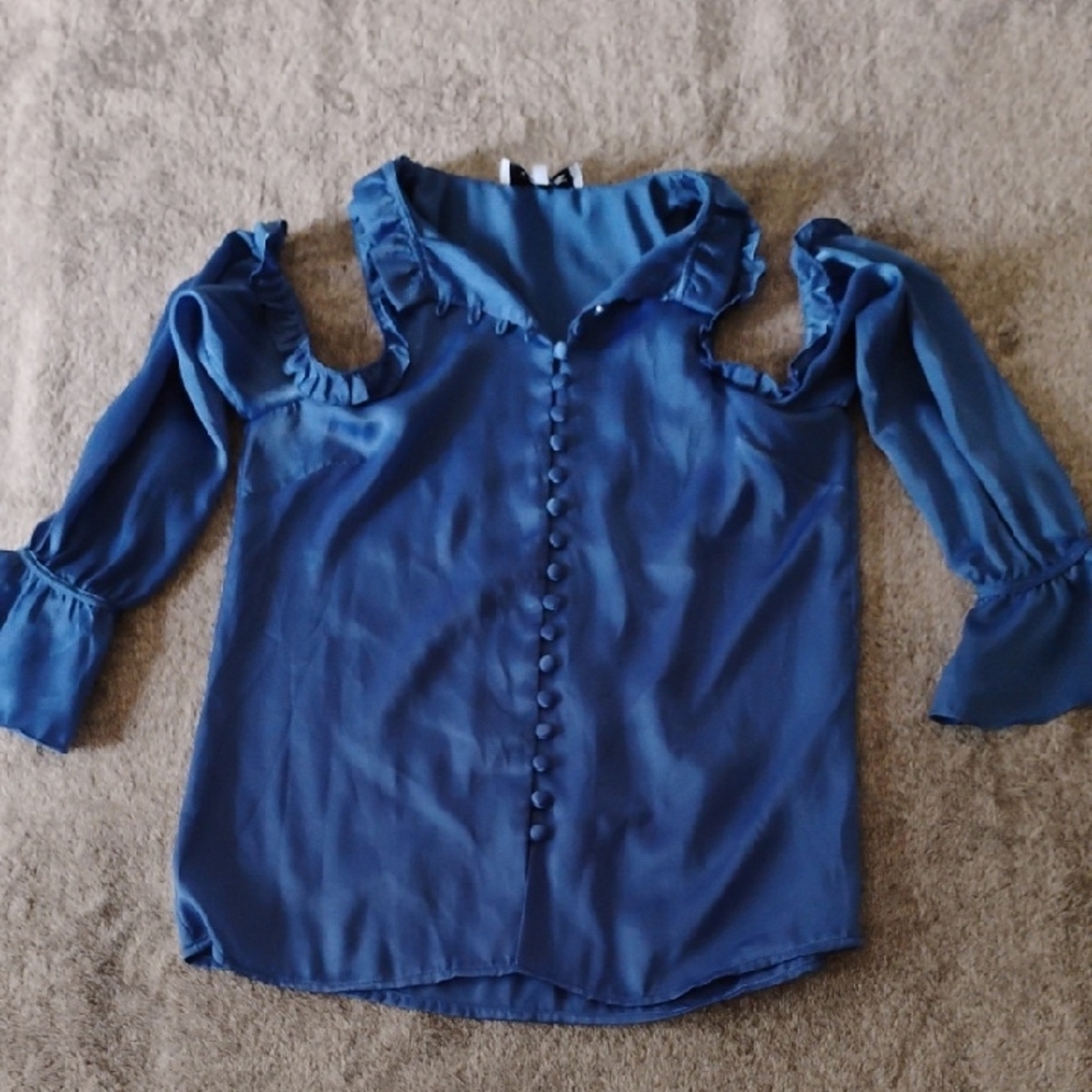 L'Academie Bell Button Up
